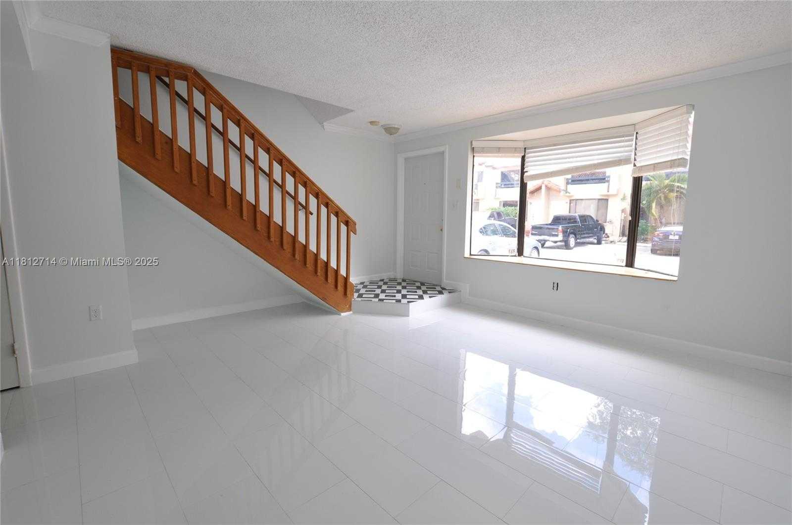 Small Image of 7804 SOUTH WEST 102ND LN, Miami Number 3