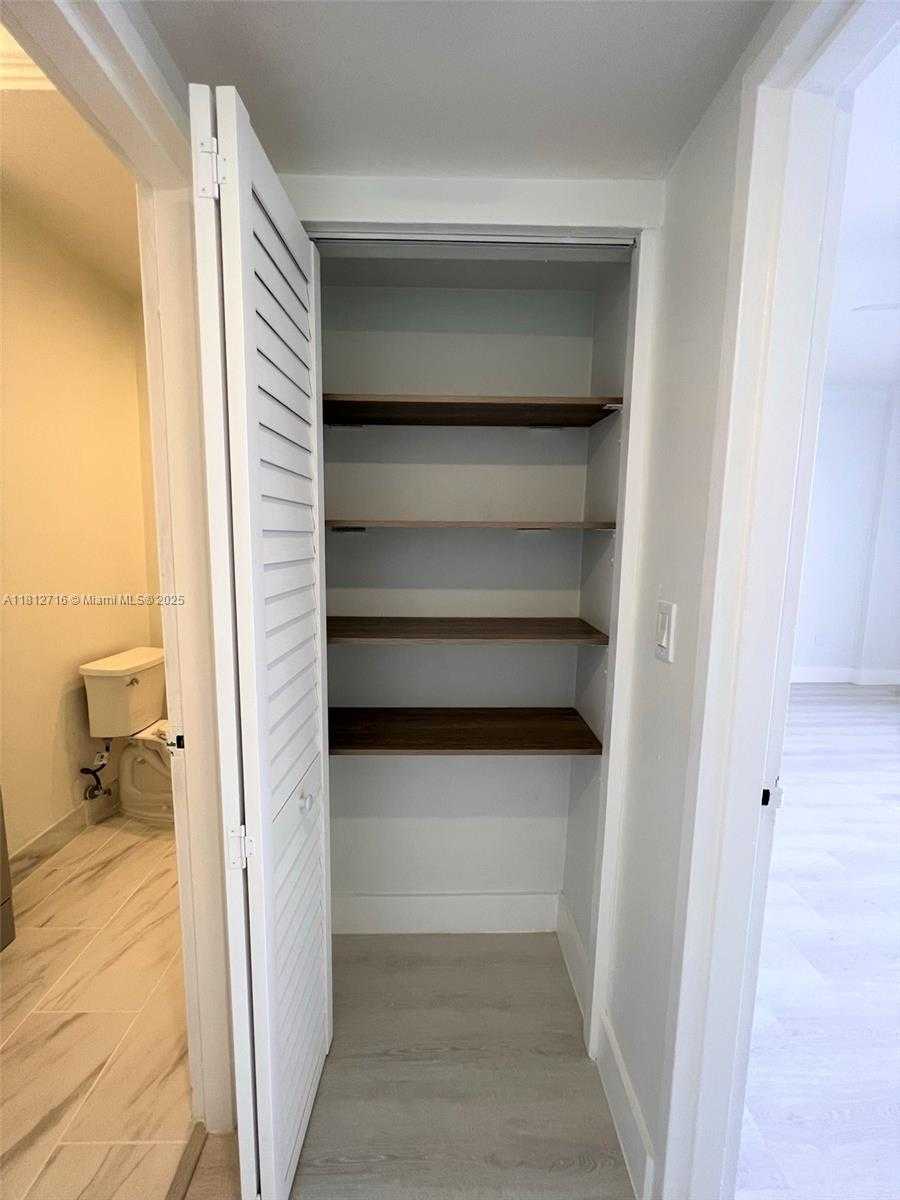 Small Image of 800 WEST AVE #PH-31, Miami Beach Number 15