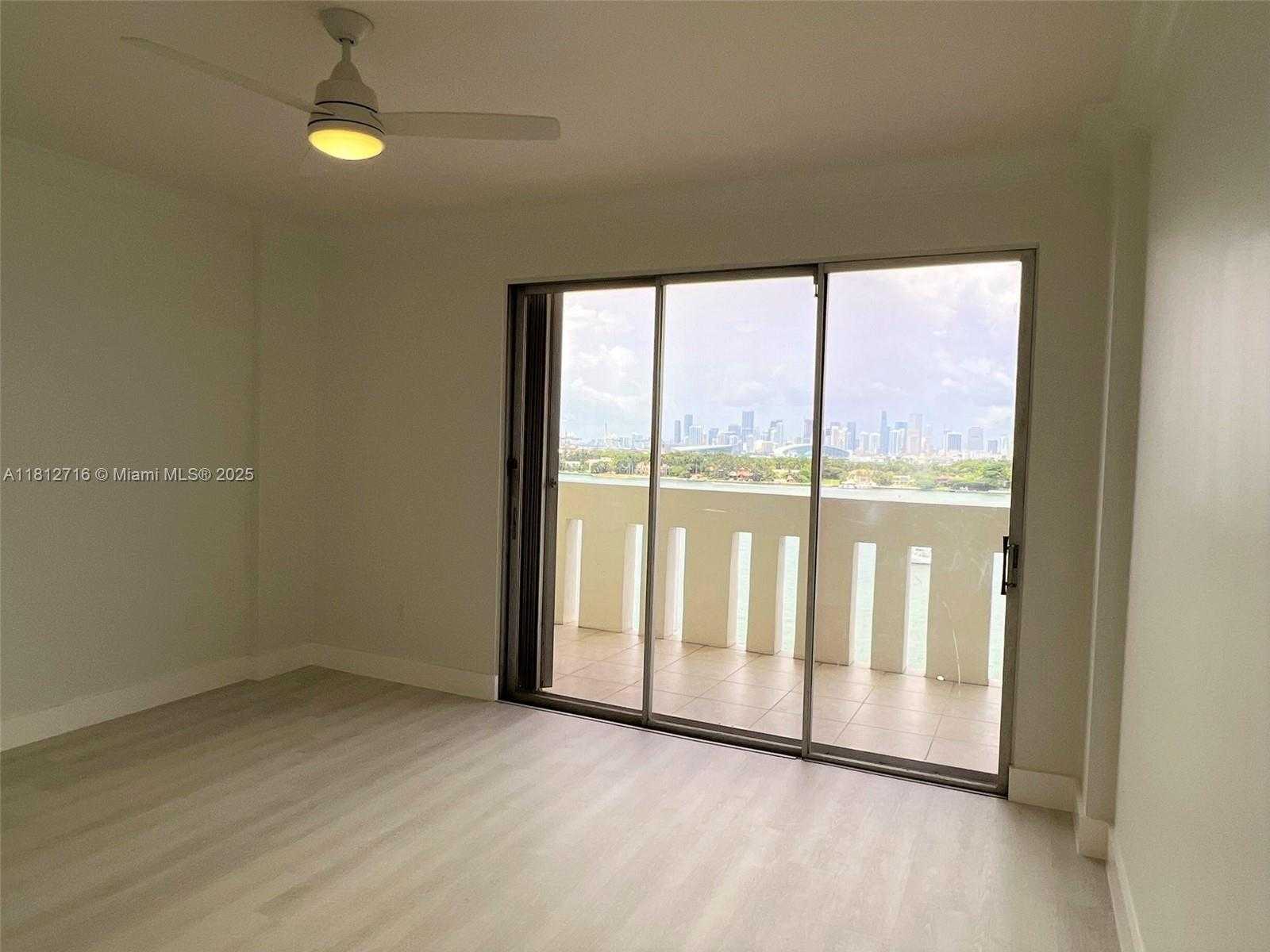 Small Image of 800 WEST AVE #PH-31, Miami Beach Number 17