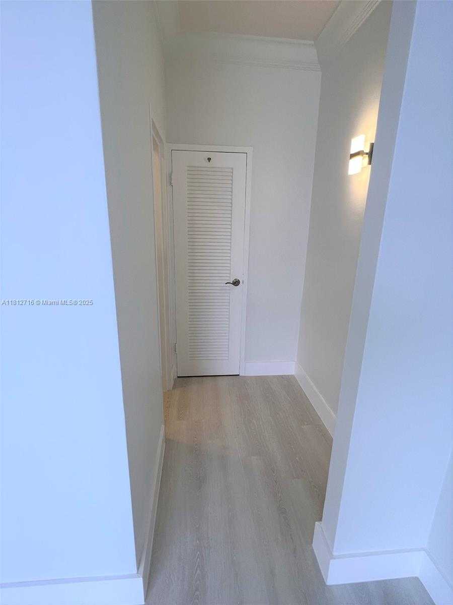 Small Image of 800 WEST AVE #PH-31, Miami Beach Number 18