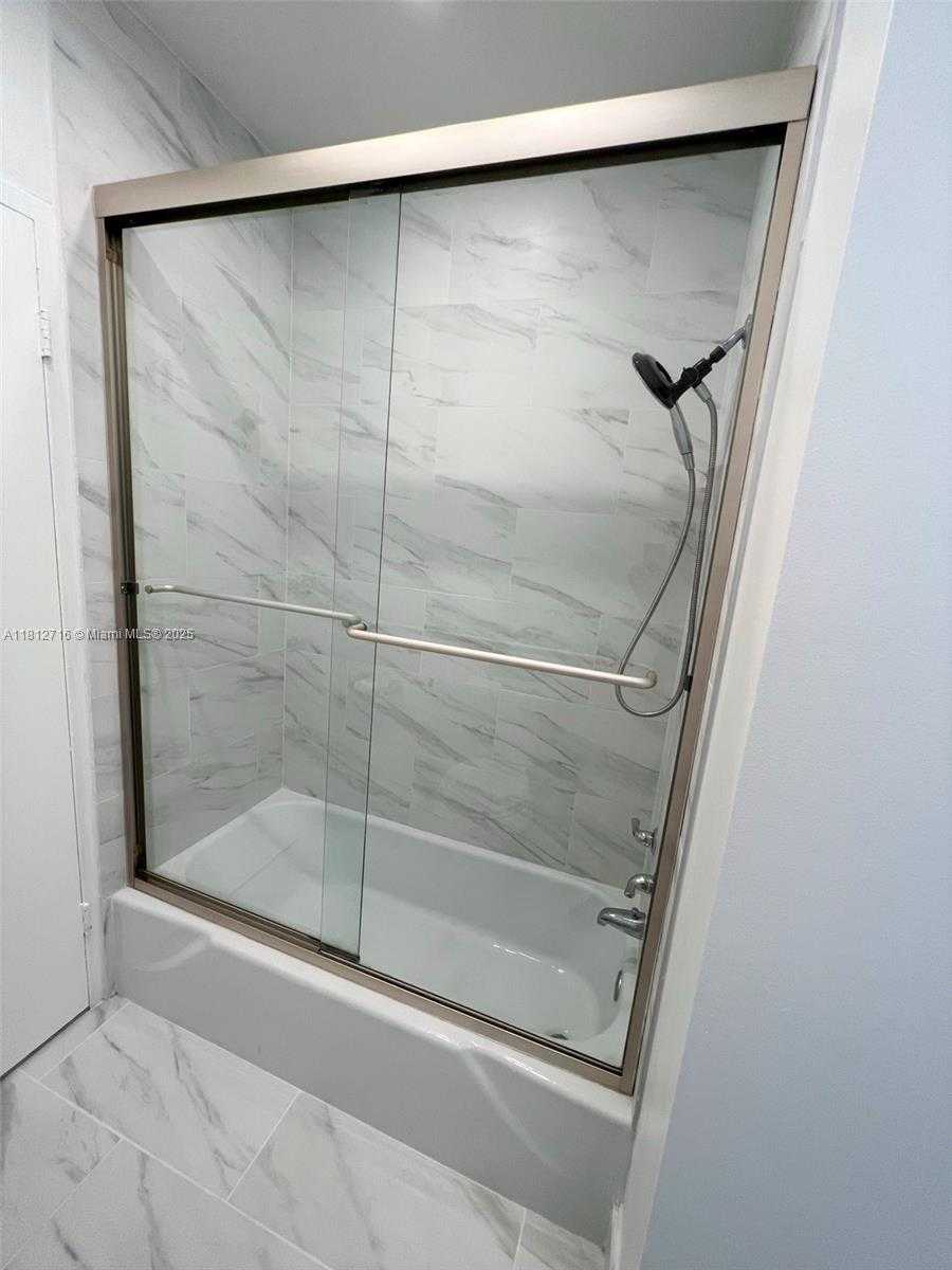 Small Image of 800 WEST AVE #PH-31, Miami Beach Number 22