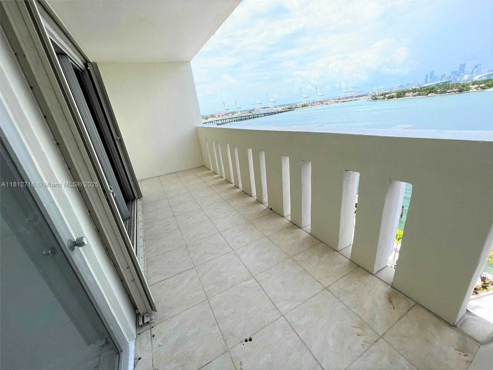 Small Image of 800 WEST AVE #PH-31, Miami Beach Number 6