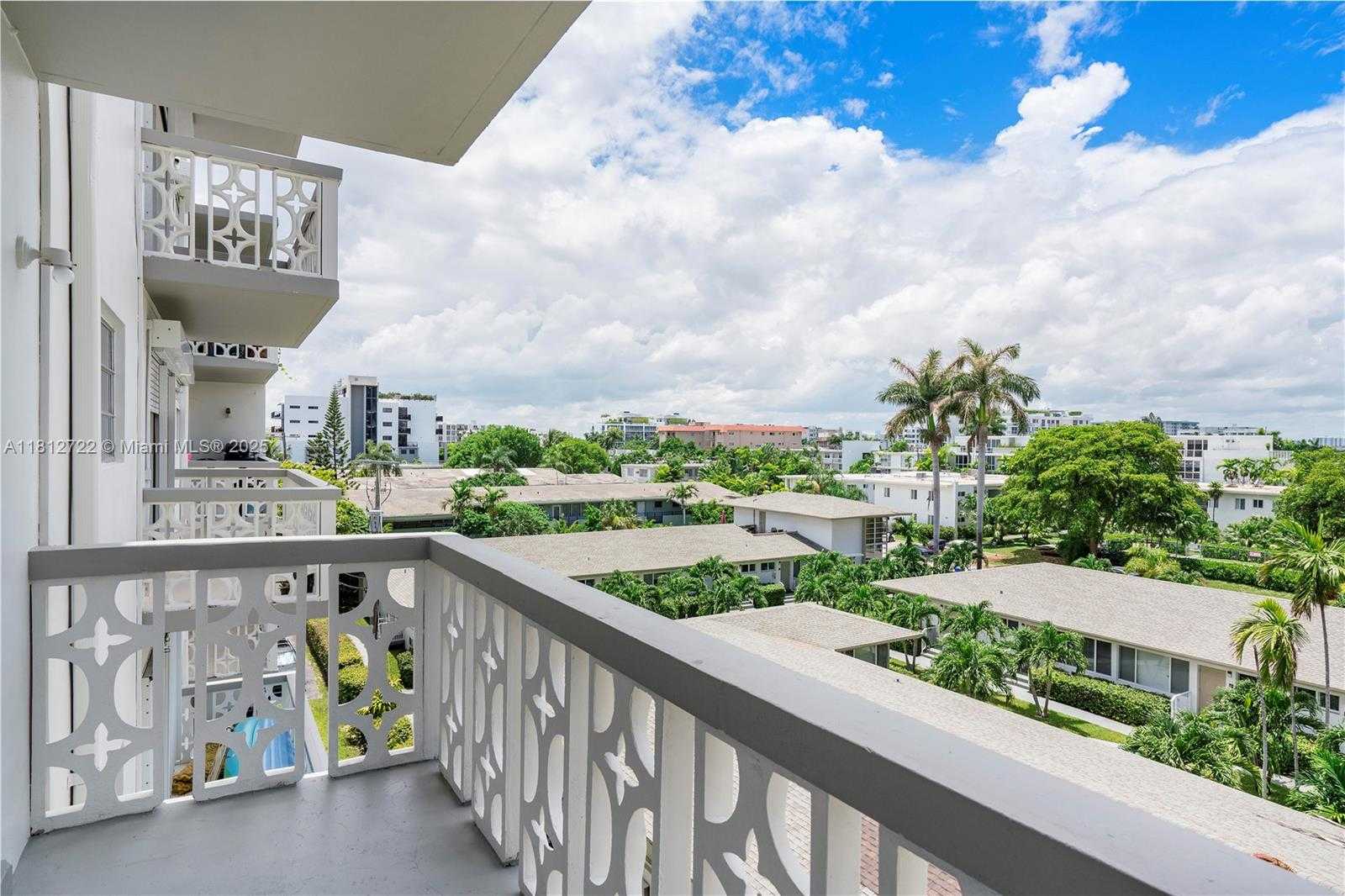 Small Image of 9700 EAST BAY HARBOR DR #405, Bay Harbor Islands Number 12