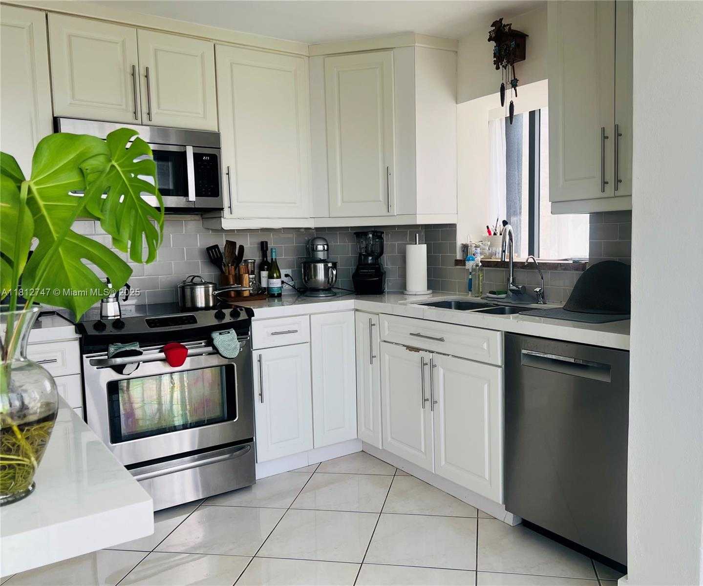 Small Image of 2333 BRICKELL AVE #1516, Miami Number 19