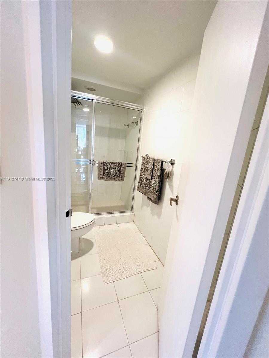 Small Image of 2333 BRICKELL AVE #1516, Miami Number 26