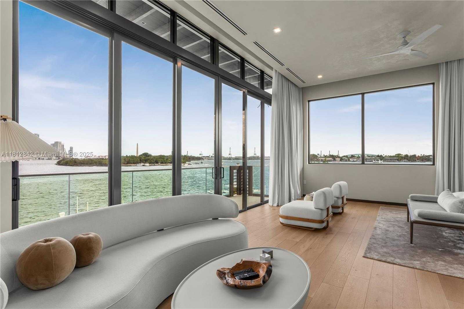 Small Image of 25 EAST RIVO ALTO DR, Miami Beach Number 17