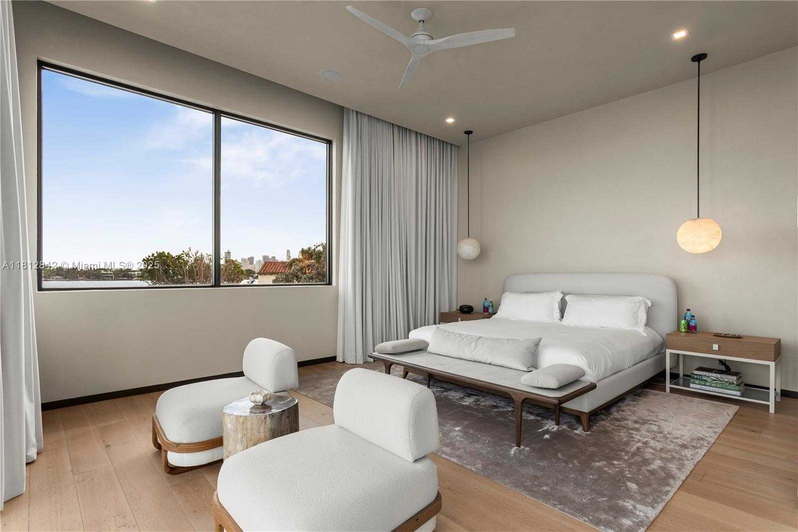 Small Image of 25 EAST RIVO ALTO DR, Miami Beach Number 18