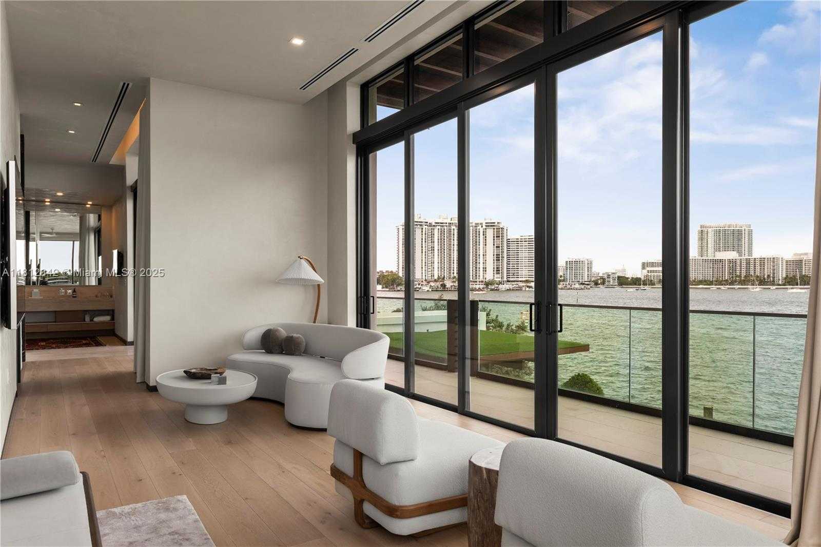 Small Image of 25 EAST RIVO ALTO DR, Miami Beach Number 19