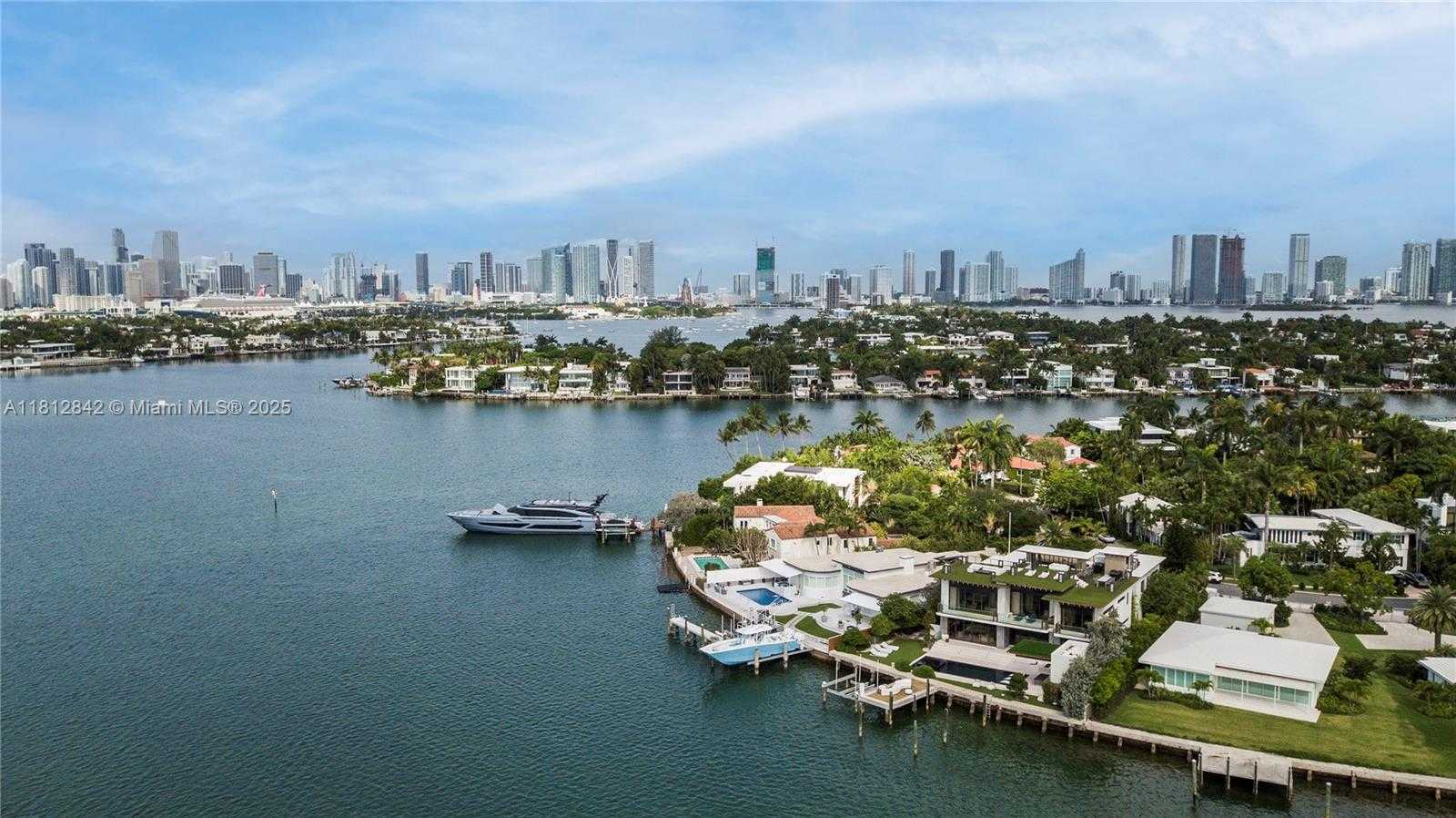 Small Image of 25 EAST RIVO ALTO DR, Miami Beach Number 2
