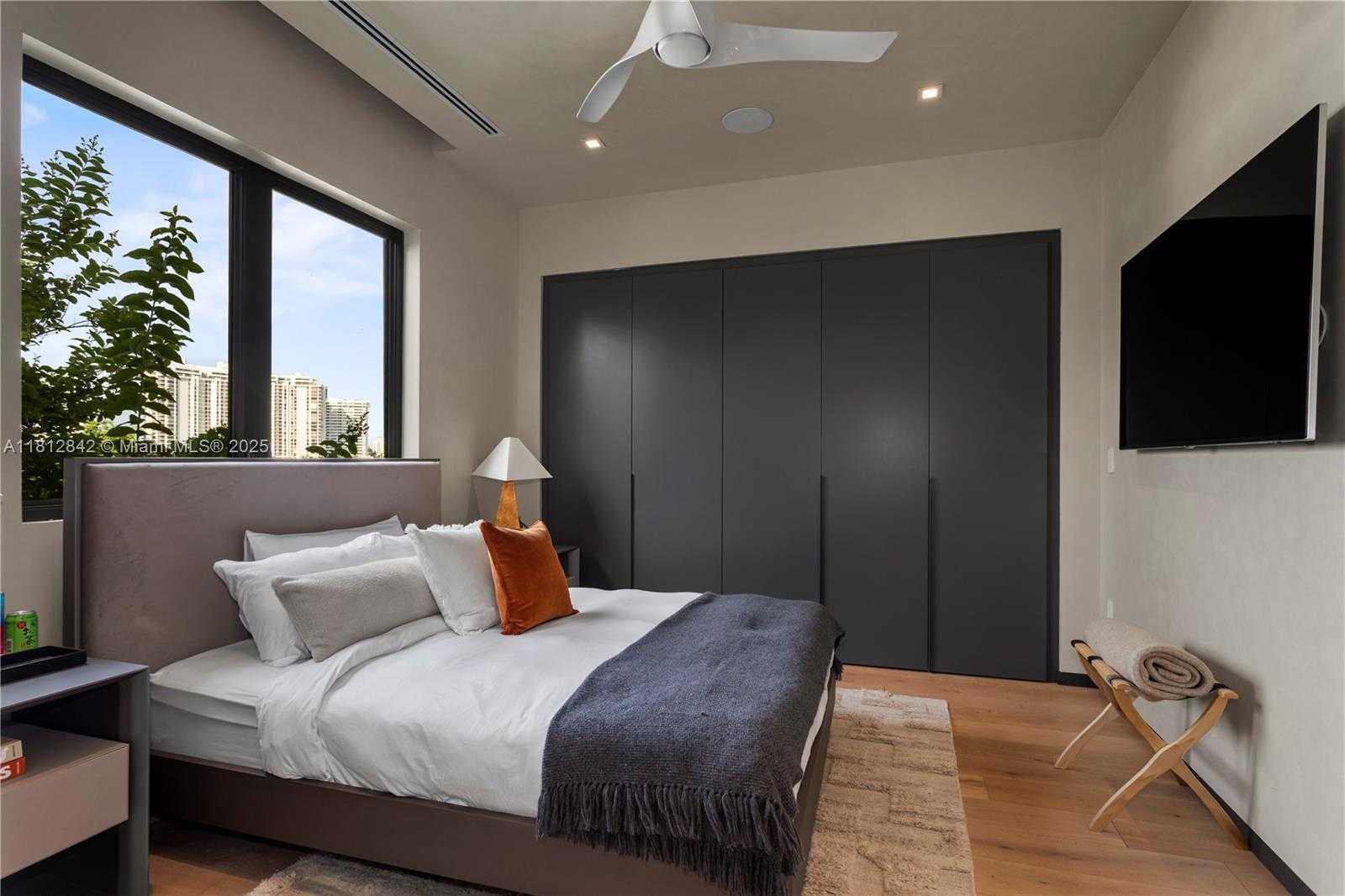 Small Image of 25 EAST RIVO ALTO DR, Miami Beach Number 29