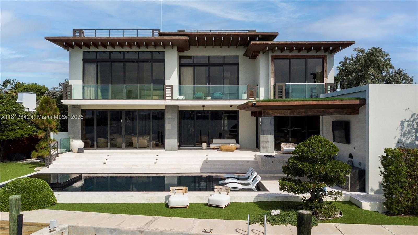 Small Image of 25 EAST RIVO ALTO DR, Miami Beach Number 33