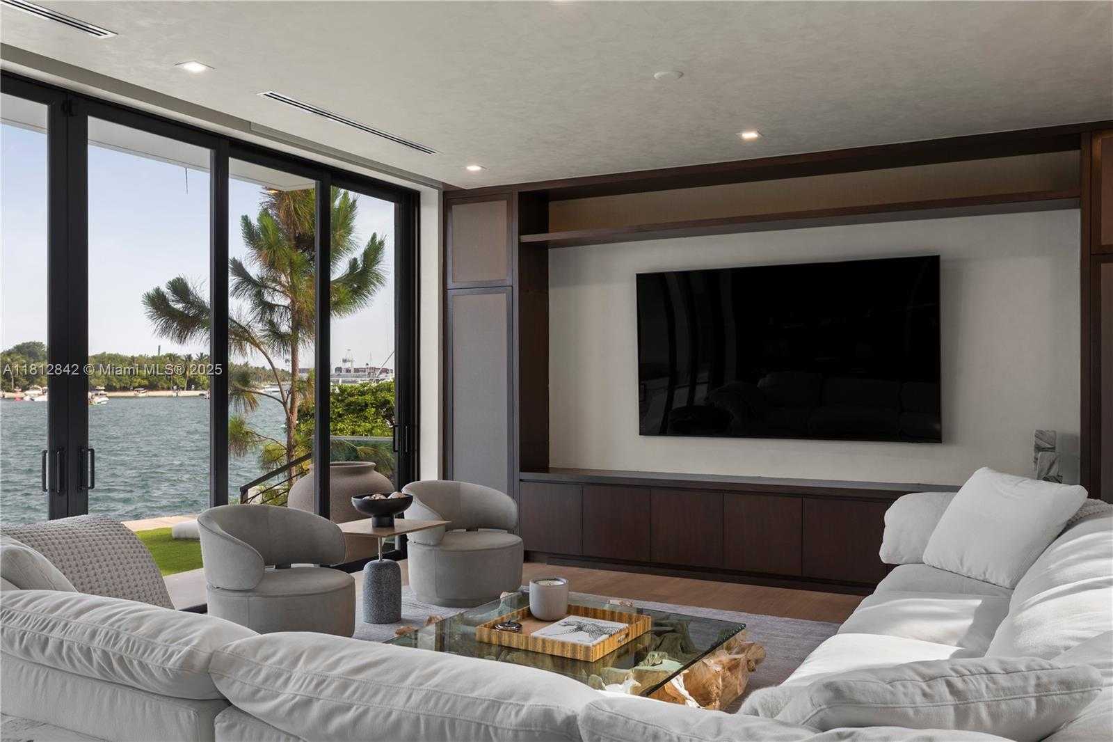 Small Image of 25 EAST RIVO ALTO DR, Miami Beach Number 6