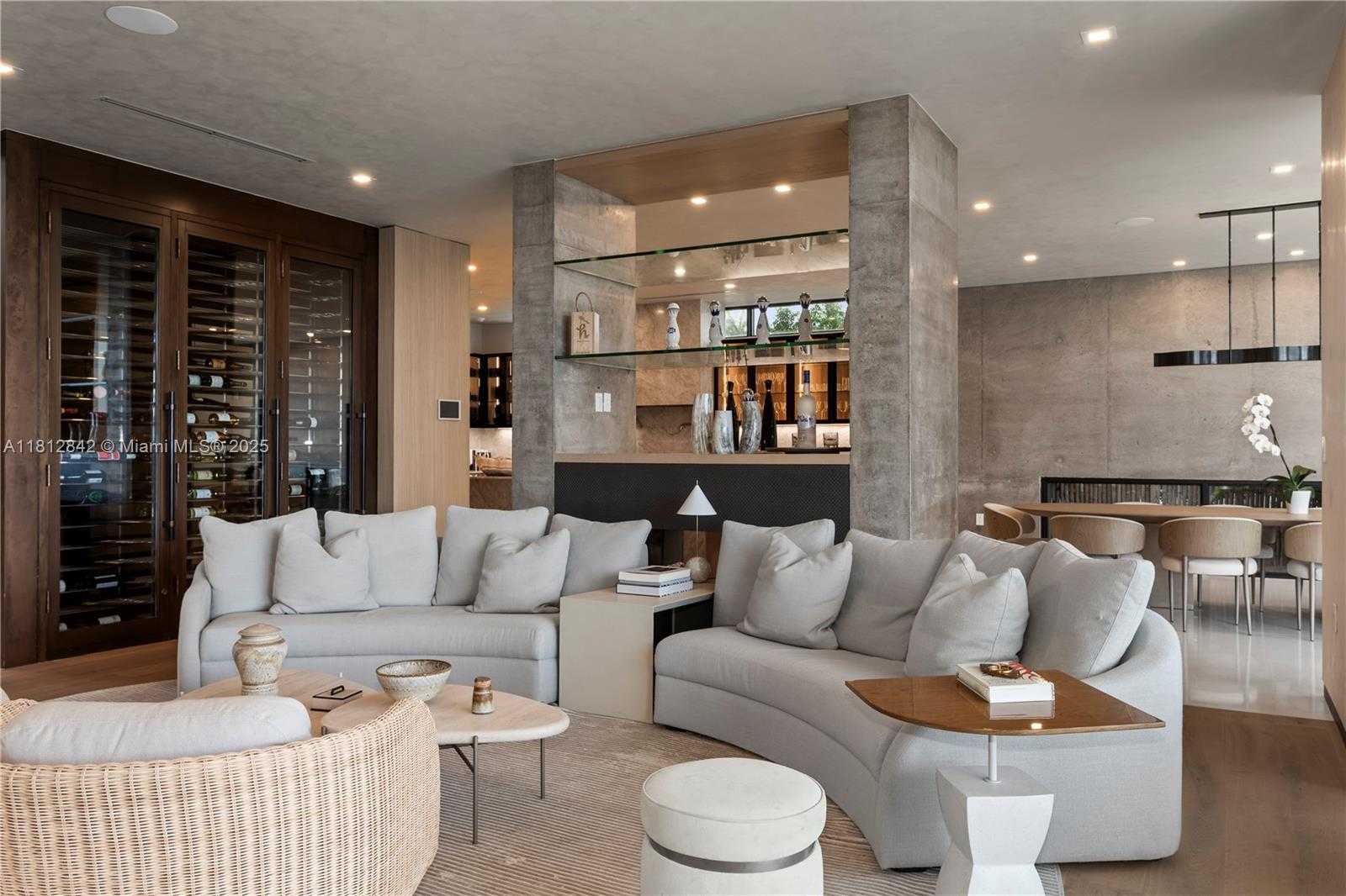 Small Image of 25 EAST RIVO ALTO DR, Miami Beach Number 9