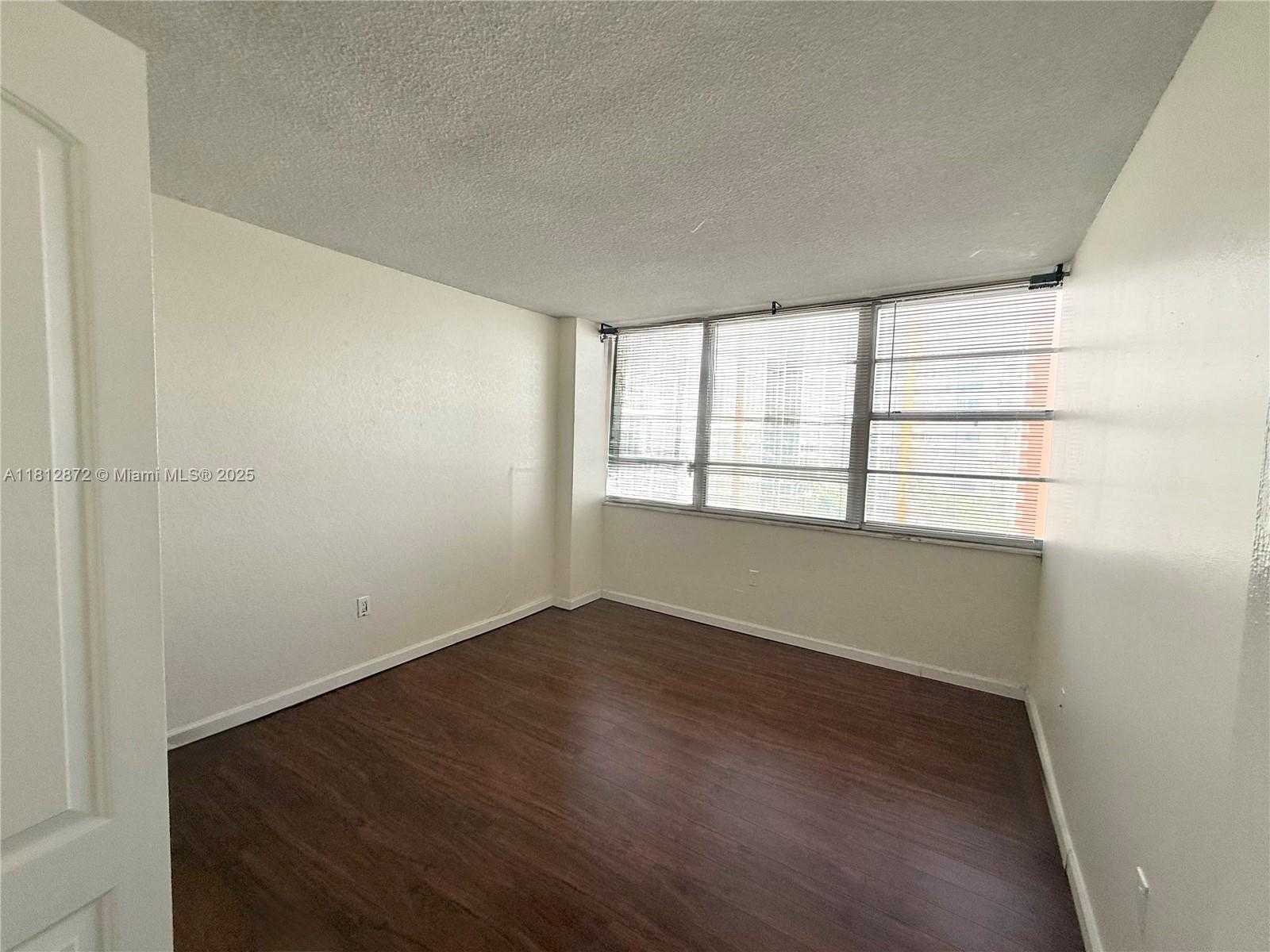 Small Image of 1351 NORTH EAST MIAMI GARDENS DR #626E, Miami Number 15