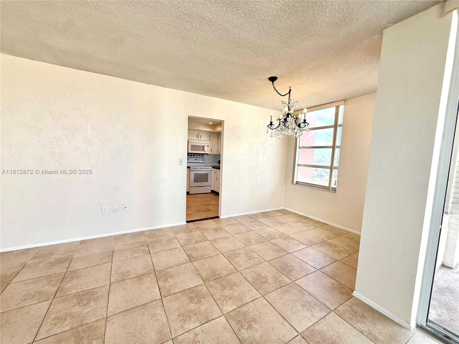 Small Image of 1351 NORTH EAST MIAMI GARDENS DR #626E, Miami Number 2