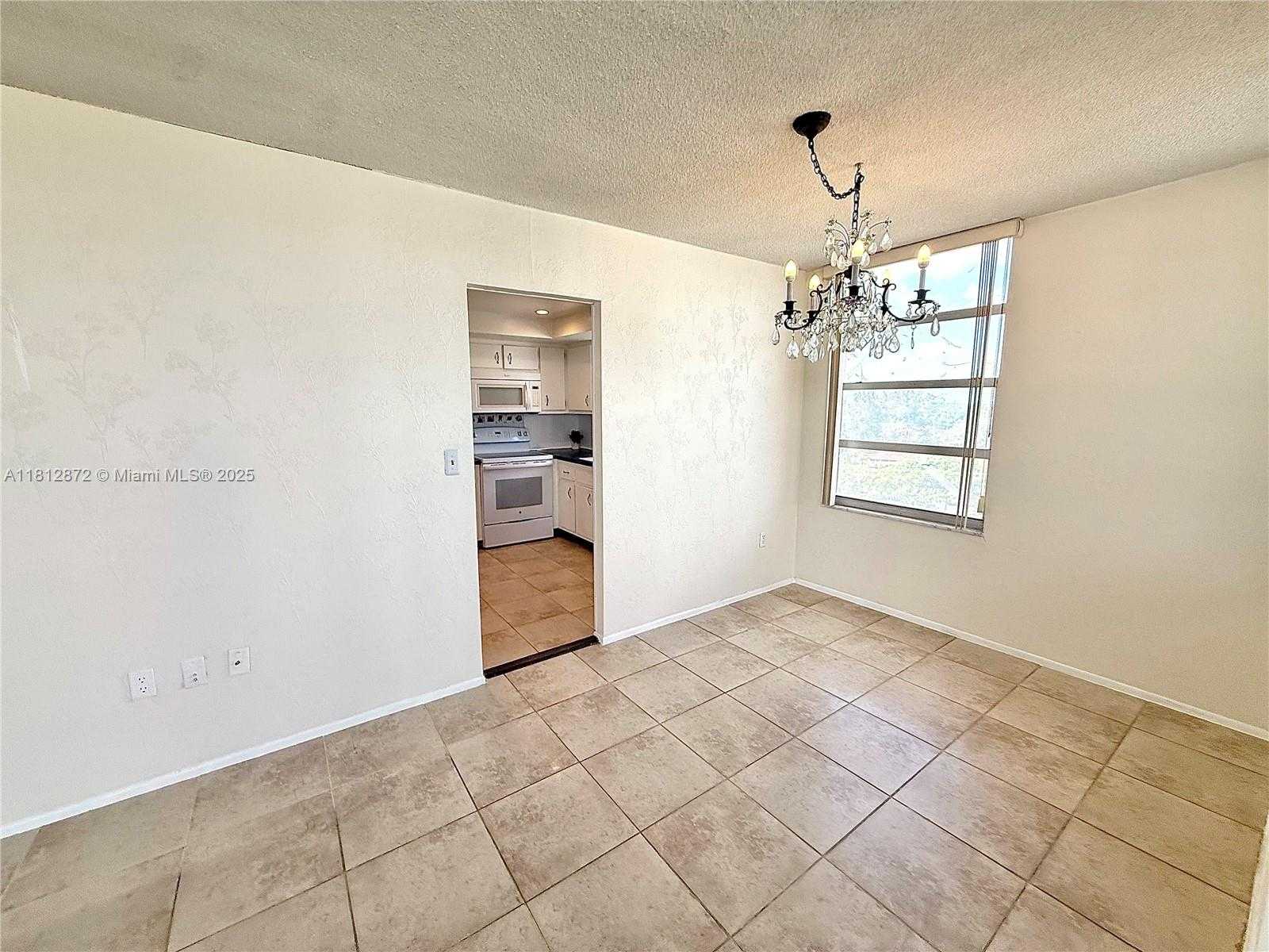 Small Image of 1351 NORTH EAST MIAMI GARDENS DR #626E, Miami Number 3