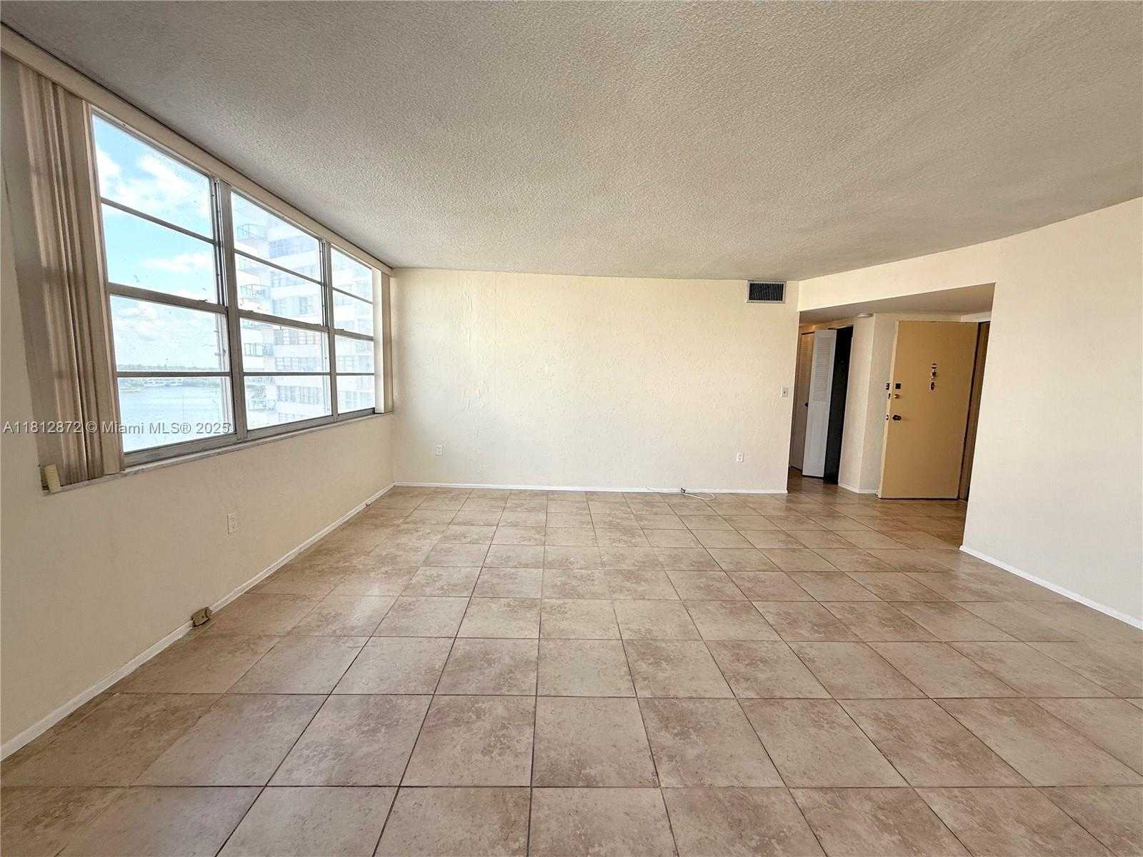 Small Image of 1351 NORTH EAST MIAMI GARDENS DR #626E, Miami Number 4