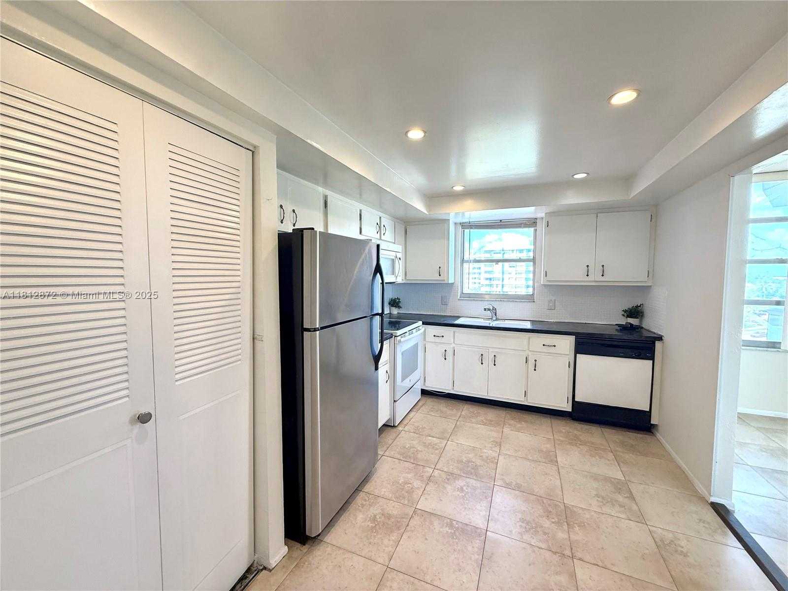 Small Image of 1351 NORTH EAST MIAMI GARDENS DR #626E, Miami Number 5