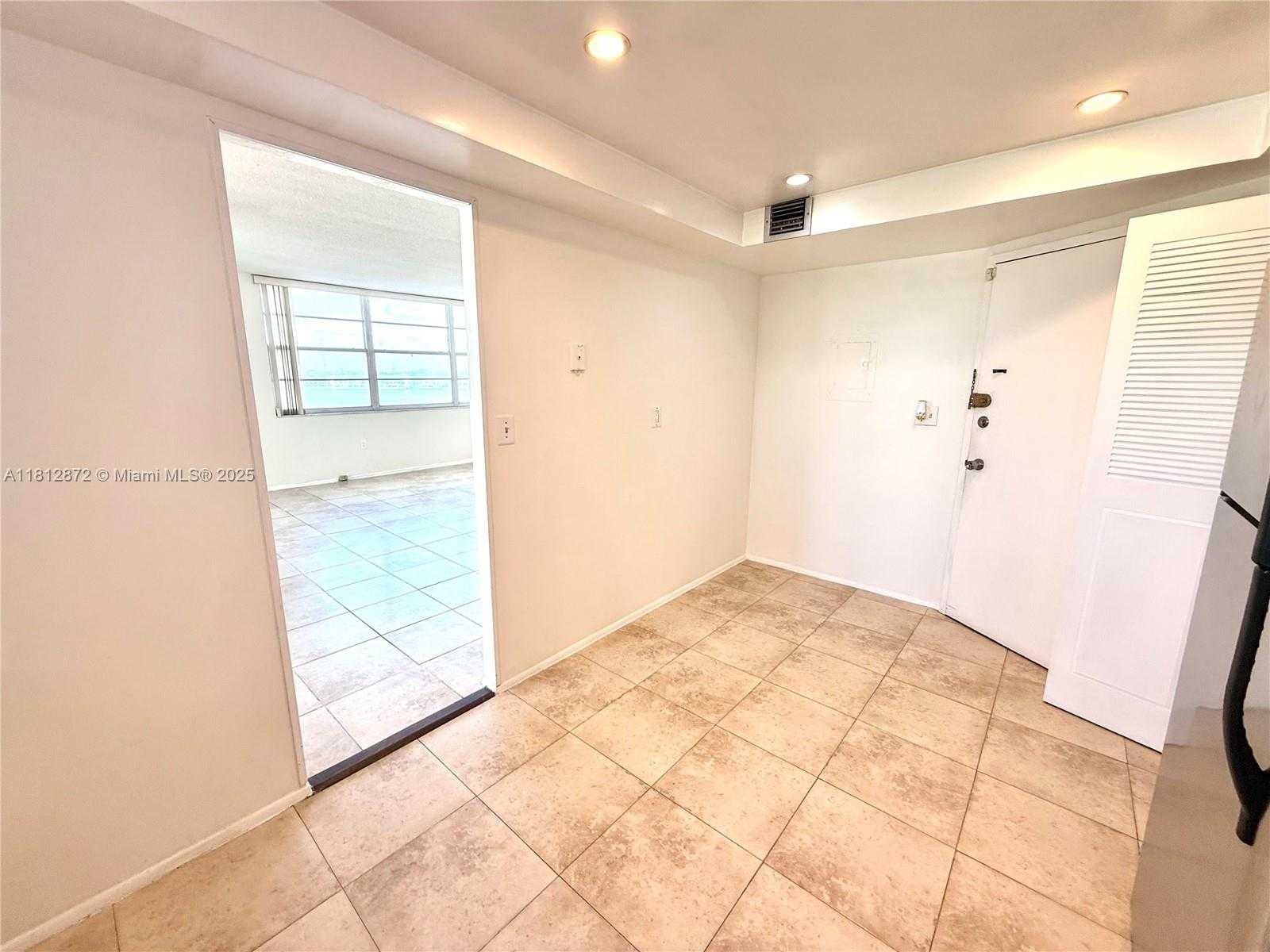 Small Image of 1351 NORTH EAST MIAMI GARDENS DR #626E, Miami Number 8