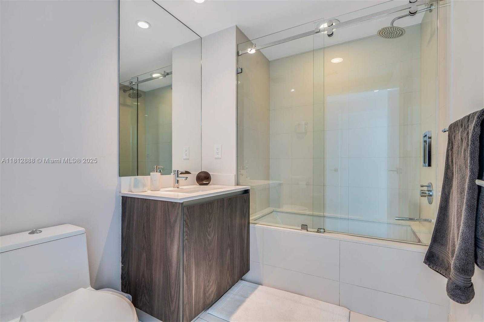 Small Image of 3131 NORTH EAST 7TH AVE #2503, Miami Number 14