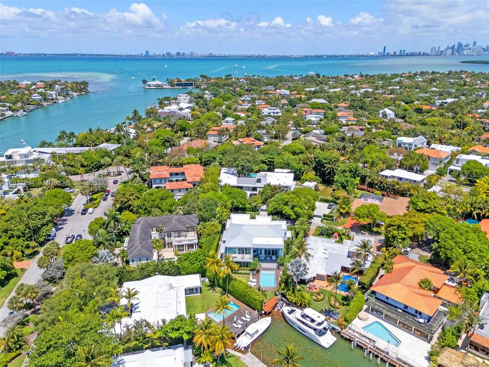 Small Image of 420 ISLAND DR, Key Biscayne Number 85
