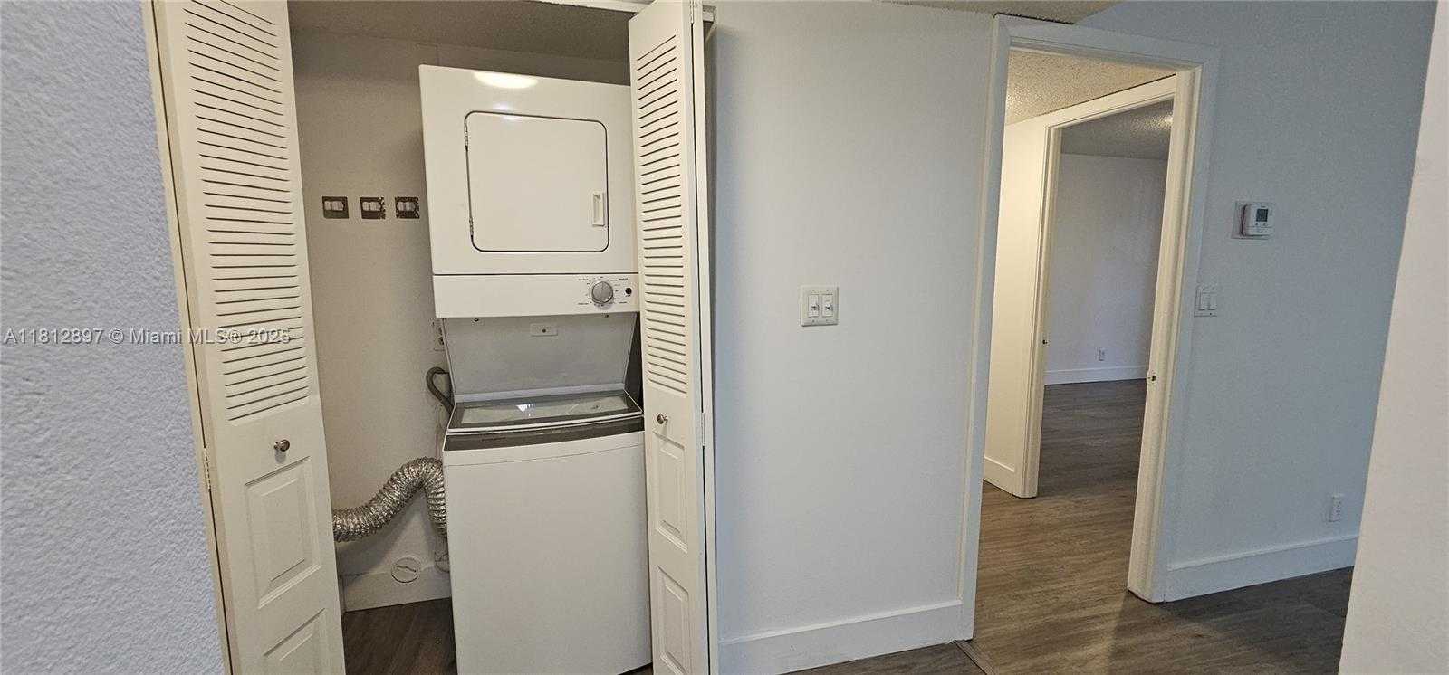 Small Image of 8100 GENEVA CT #540, Doral Number 11