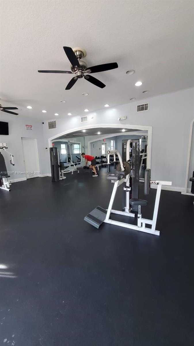 Small Image of 8100 GENEVA CT #540, Doral Number 15