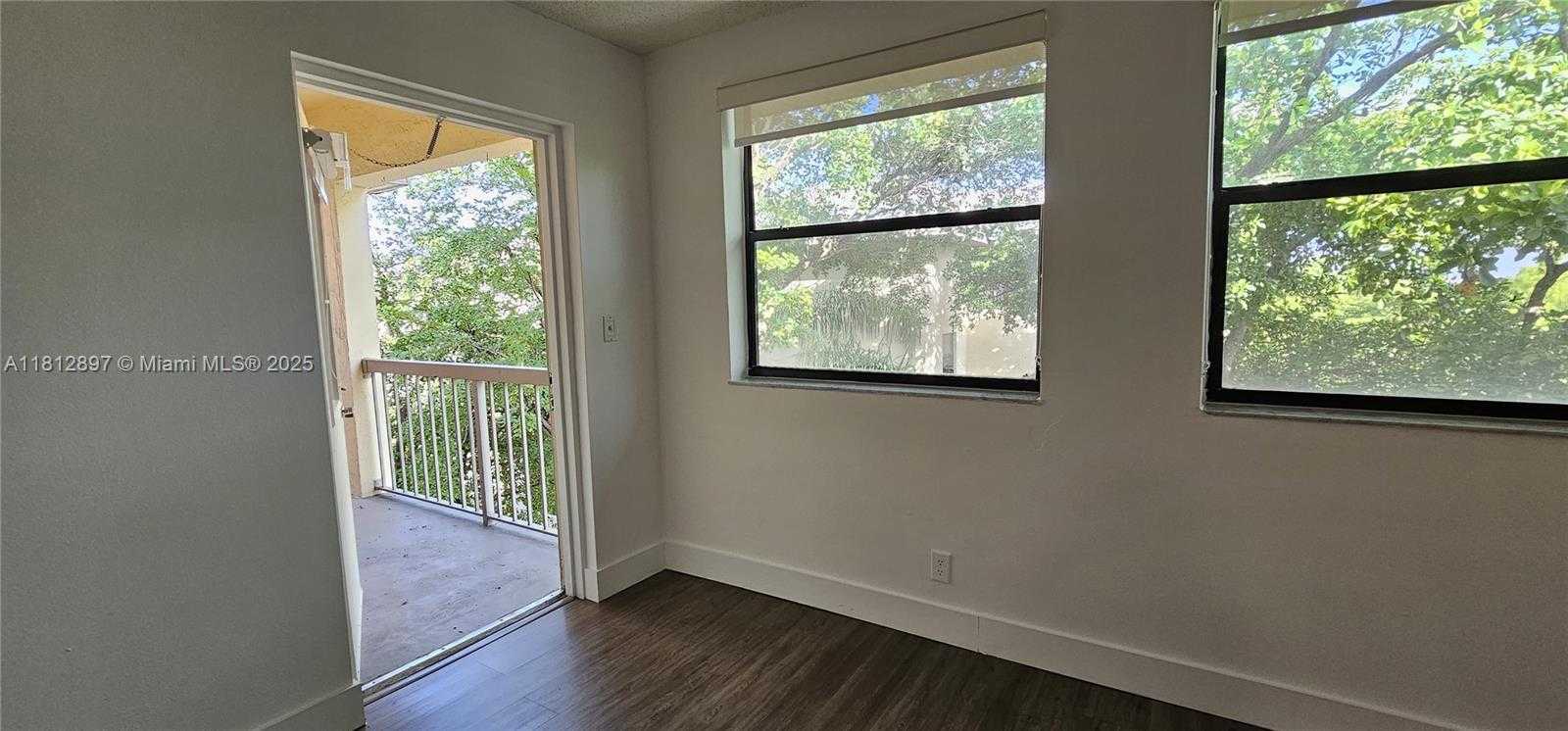 Small Image of 8100 GENEVA CT #540, Doral Number 3