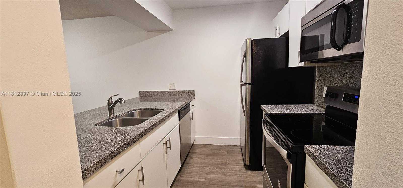 Small Image of 8100 GENEVA CT #540, Doral Number 8