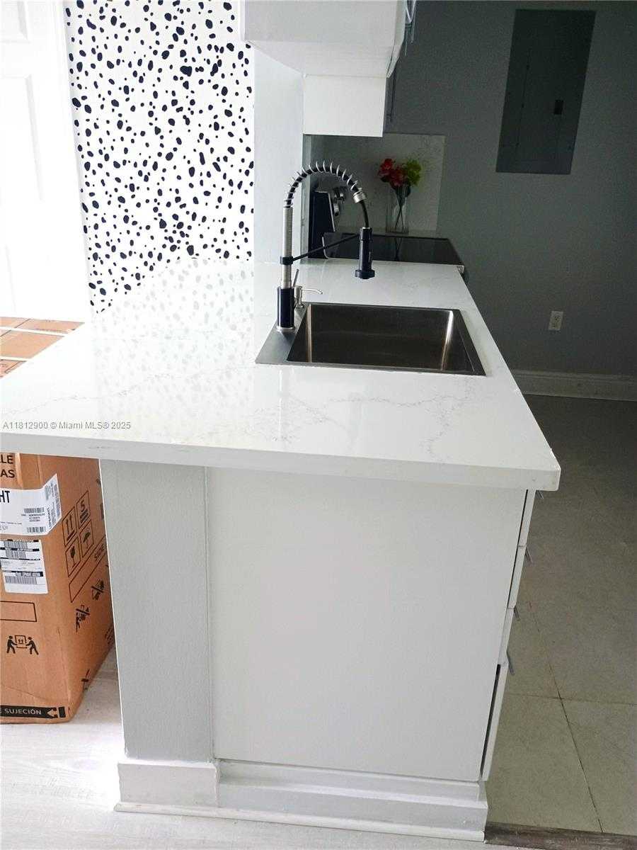 Small Image of 275 NORTH EAST 18TH ST #303, Miami Number 3