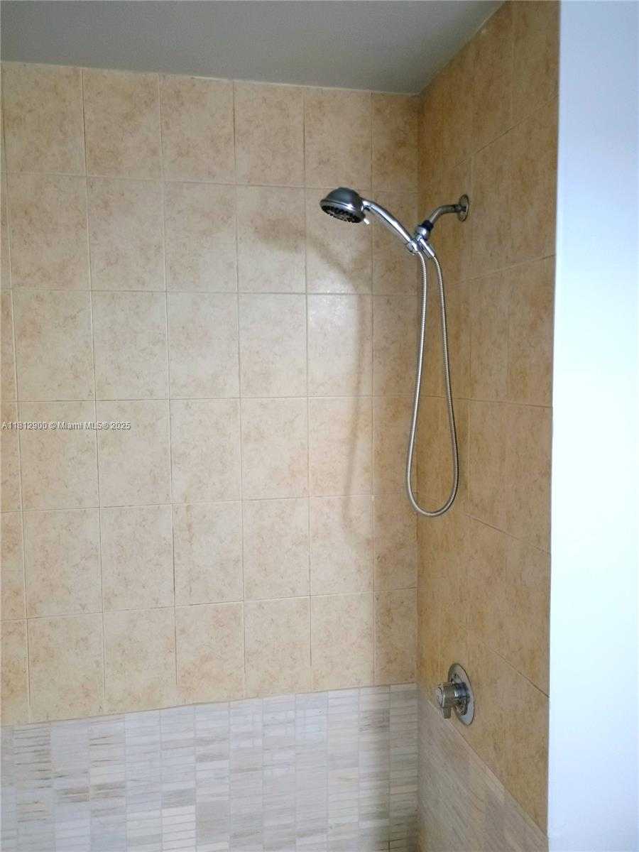 Small Image of 275 NORTH EAST 18TH ST #303, Miami Number 8