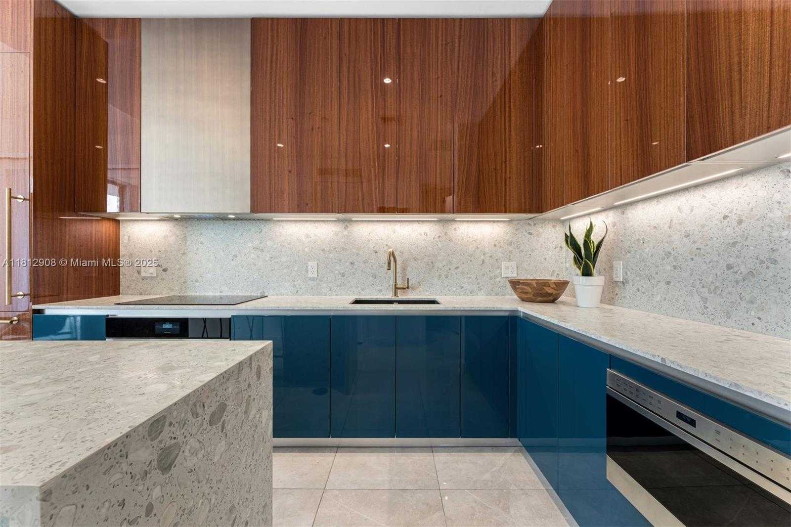 Small Image of 2655 SOUTH BAYSHORE DR #1106, Miami Number 3