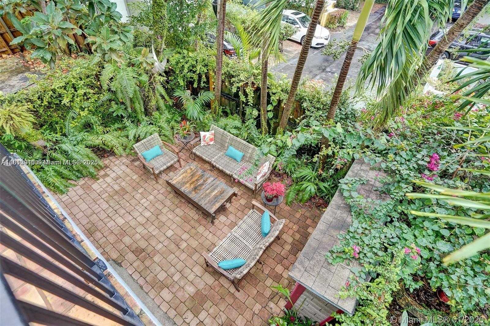 Small Image of 2940 SHIPPING AVE, Miami Number 2
