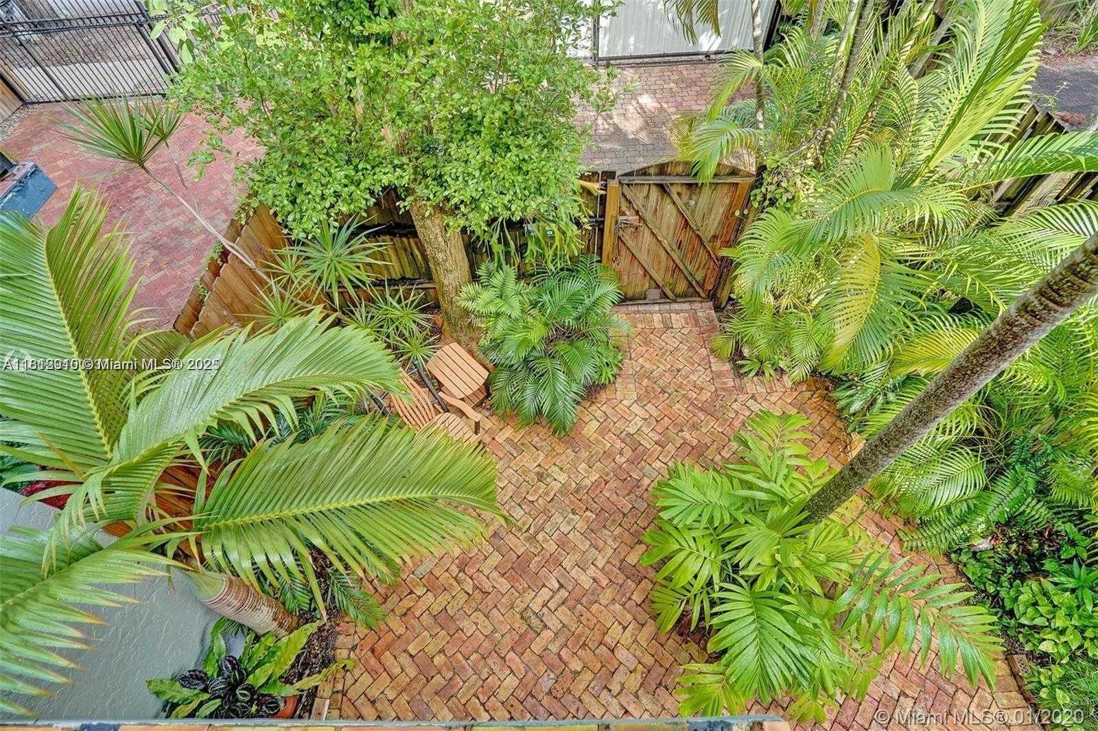 Small Image of 2940 SHIPPING AVE, Miami Number 5
