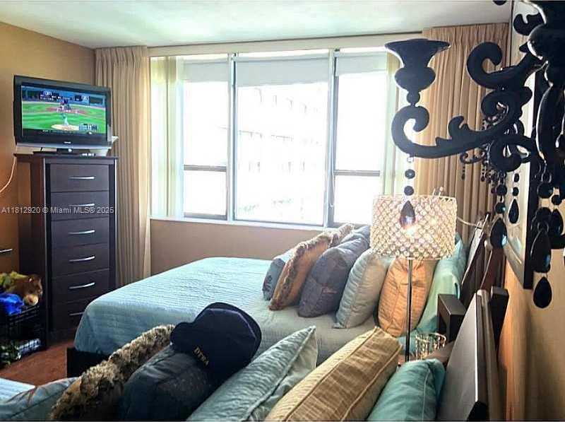 Small Image of 5005 COLLINS AVE #515, Miami Beach Number 11