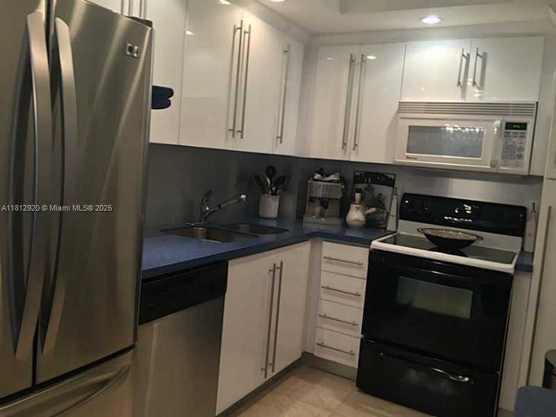 Small Image of 5005 COLLINS AVE #515, Miami Beach Number 9
