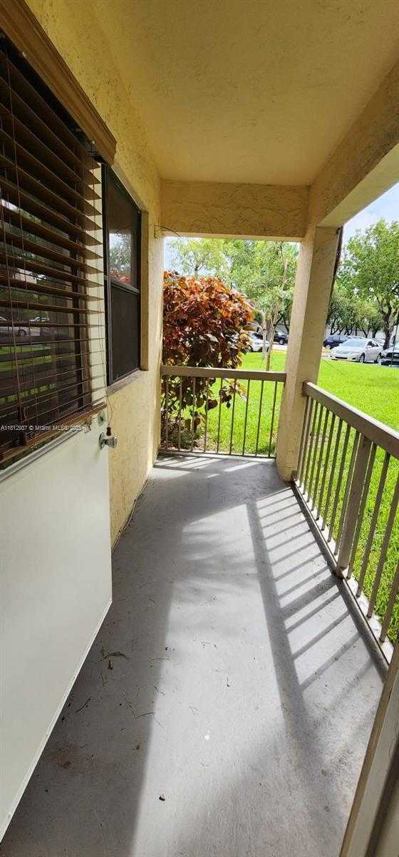 Small Image of 8100 GENEVA CT #132, Doral Number 10