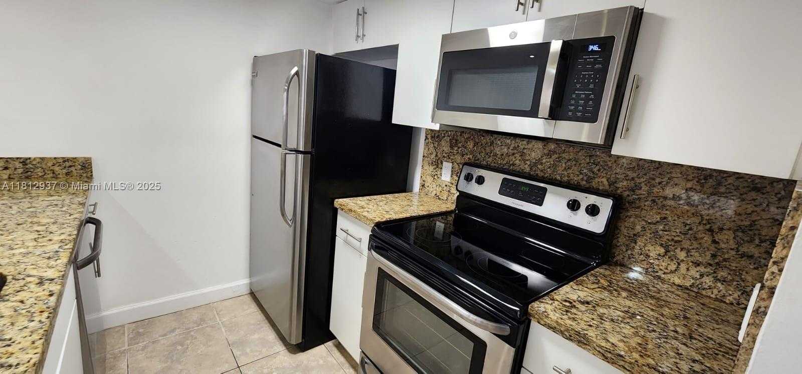 Small Image of 8100 GENEVA CT #132, Doral Number 3