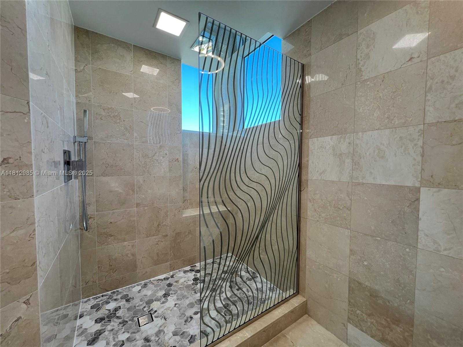 Small Image of 3370 HIDDEN BAY DR #2415, Aventura Number 17