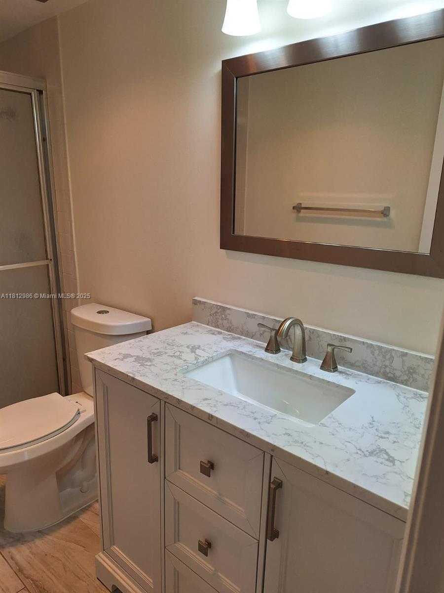 Small Image of 901 HILLCREST DR #415, Hollywood Number 14