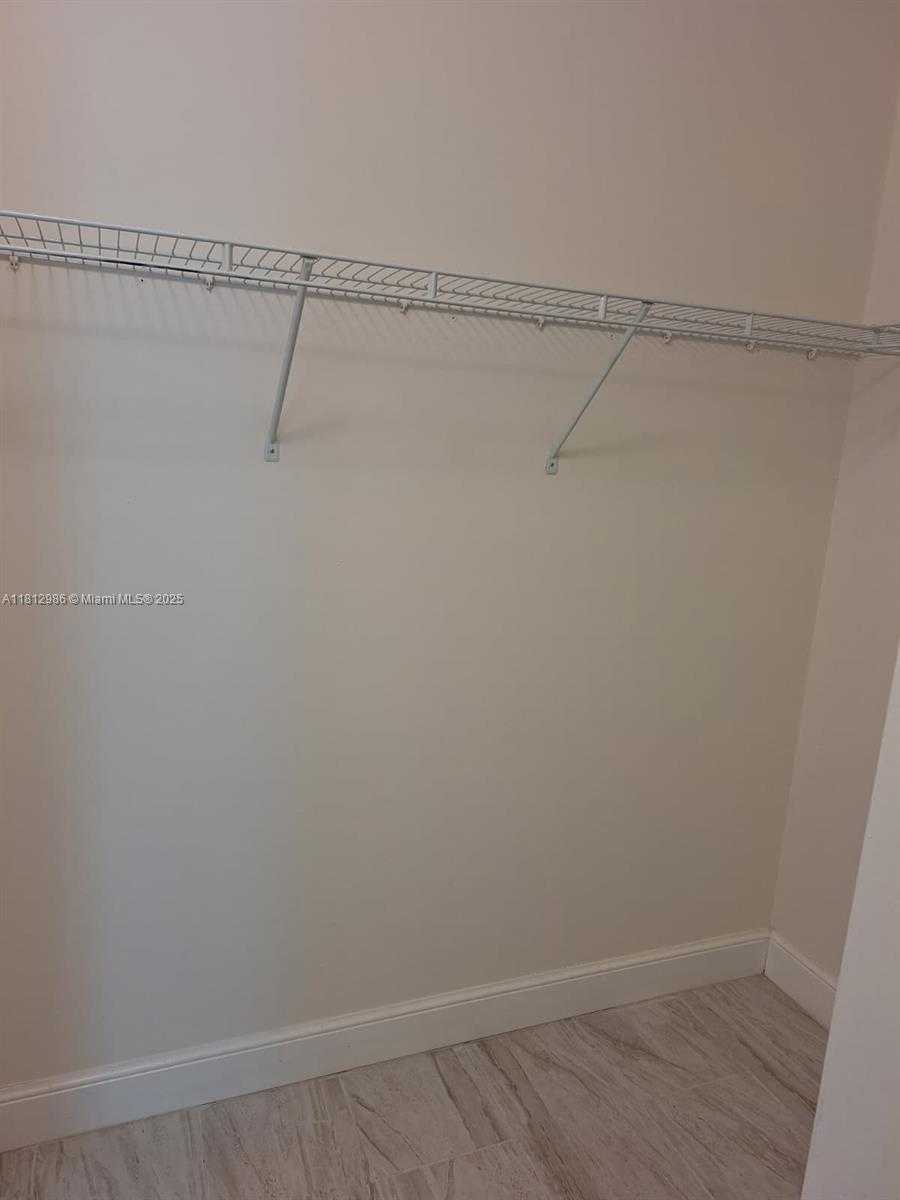 Small Image of 901 HILLCREST DR #415, Hollywood Number 17