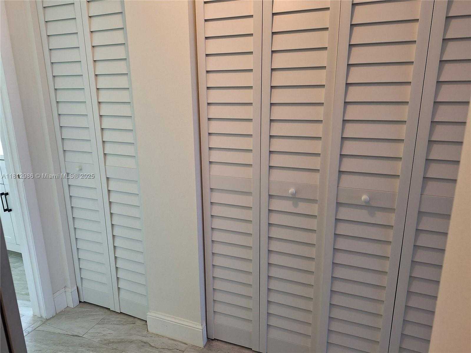 Small Image of 901 HILLCREST DR #415, Hollywood Number 19