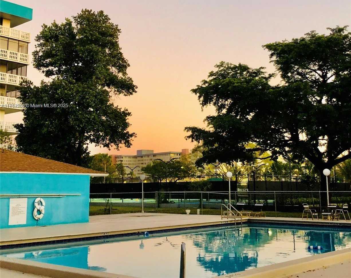 Small Image of 901 HILLCREST DR #415, Hollywood Number 23