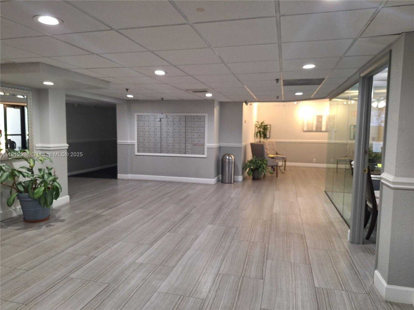 Small Image of 901 HILLCREST DR #415, Hollywood Number 26