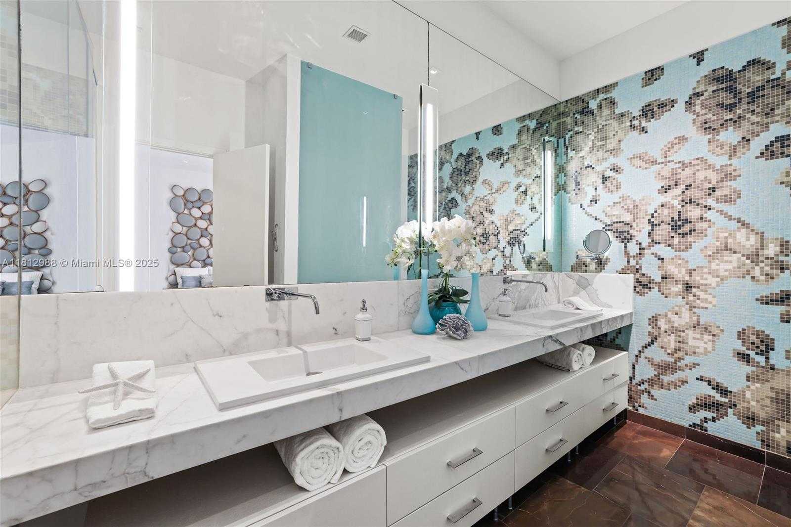 Small Image of 2001 MERIDIAN AVE #101, Miami Beach Number 18