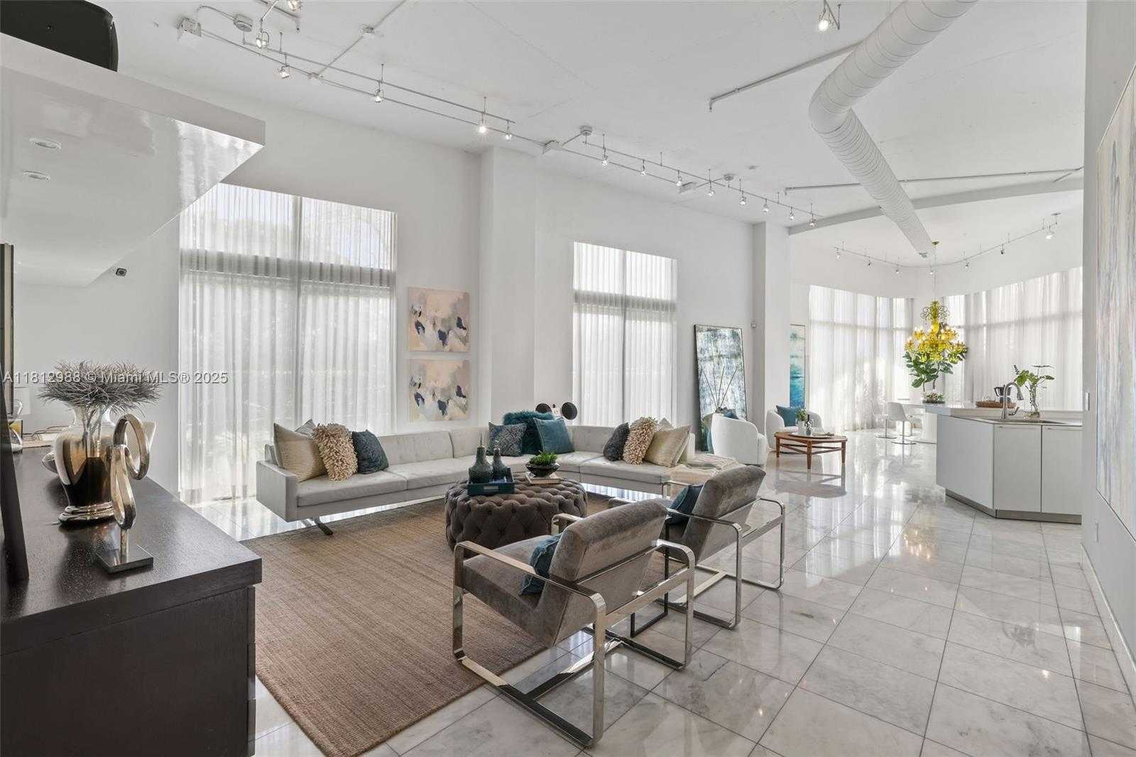 Small Image of 2001 MERIDIAN AVE #101, Miami Beach Number 8