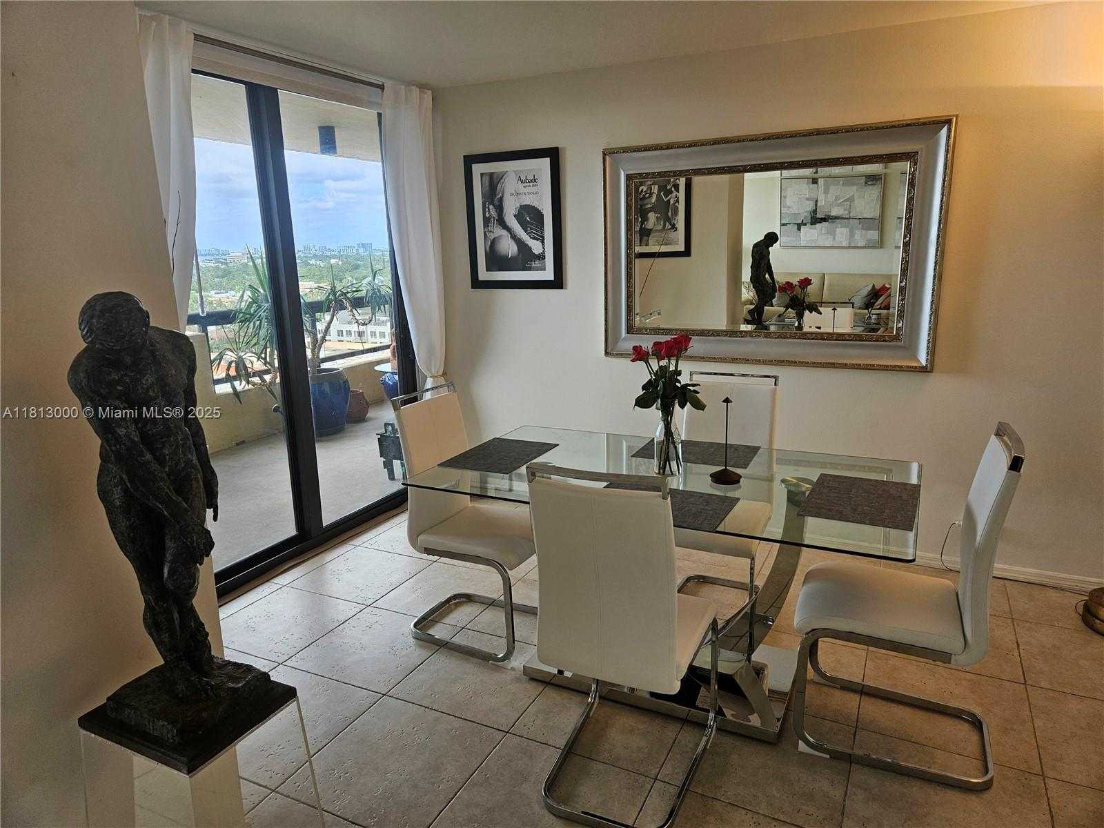 Small Image of 2555 COLLINS AVE #1508, Miami Beach Number 14