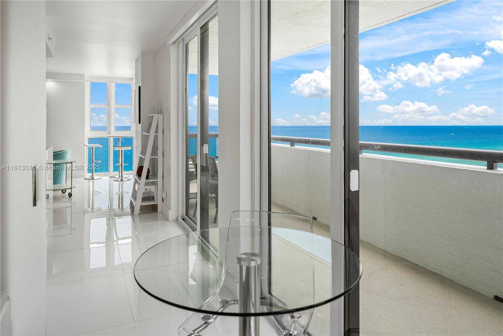 Small Image of 2555 COLLINS AVE #1714, Miami Beach Number 10