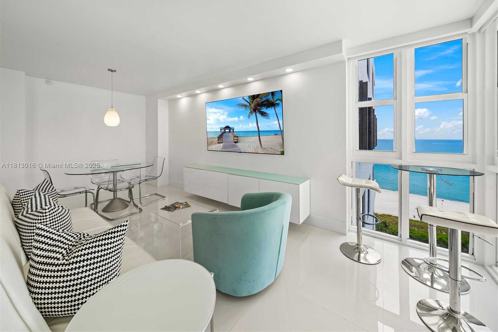 Small Image of 2555 COLLINS AVE #1714, Miami Beach Number 16