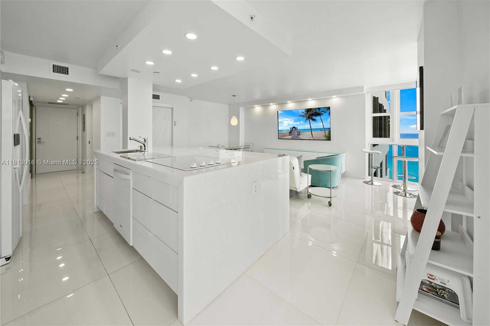 Small Image of 2555 COLLINS AVE #1714, Miami Beach Number 19